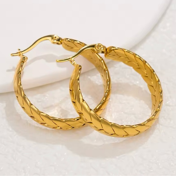 18K gold Plated Braided Woven Hoop Earrings - Picture 6 of 6